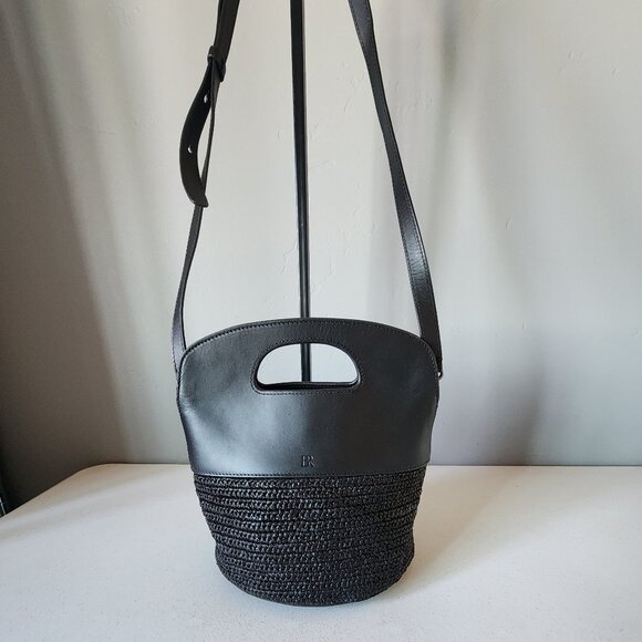 Banana Republic Bucket/Crossbody "LIKE NEW" - Picture 14 of 16